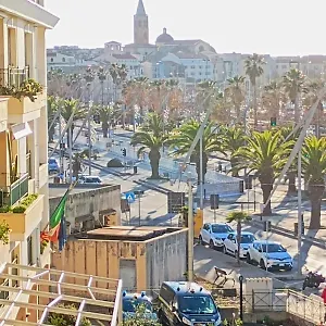 https://royal-retreat.in-sardinia.net