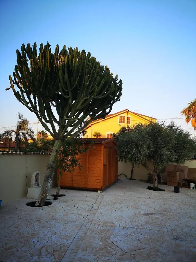Lala Salama San Leone Bed & Breakfast